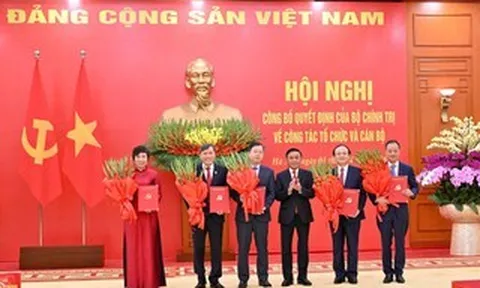 Công bố quyết định của Bộ Chính trị về tổ chức và lãnh đạo VTV, VOV, TTXVN và hai Viện Hàn lâm