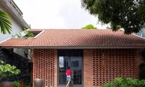 Ý tưởng xây dựng nhà gạch thô mộc cho gia chủ muốn 'kết nối' với thiên nhiên