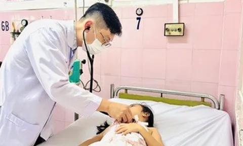 Vụ hàng chục học sinh đau bụng, sốt: Sở Y tế TPHCM thông tin thêm