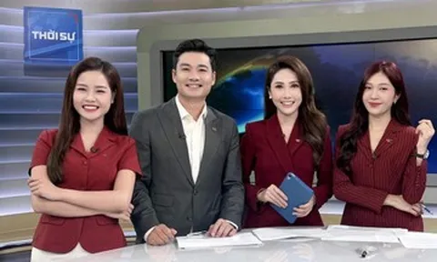 MC thời sự VTV khoe ảnh 'đẹp trai nhất', hoa hậu Tiểu Vy xinh như một nữ thần