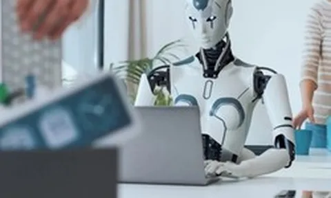 Nhân viên nghỉ việc, công ty tạo phiên bản AI làm thay, gây tranh cãi gay gắt