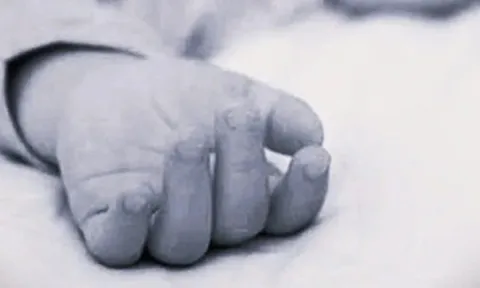 Bé gái 2 tuổi tử vong trong ô tô, bác sĩ chỉ mặt điểm tên những điều "ám ảnh" có thể xảy ra trong vài phút