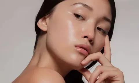 Quá ngán lớp nền dầy cộp như mặt nạ, 'real skin' trở lại và soán ngôi trong lòng chị em