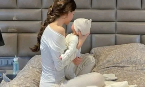 Chị em xôn xao chuyện mẹ Hà Nội đăng tin tuyển bảo mẫu cho con trai 2 tuổi, lương 50-60 triệu/tháng