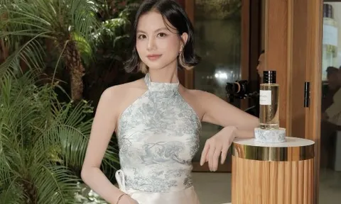 Nhan sắc 'nữ thần mặt mộc' trong vụ việc của Trung Quân Idol gây chú ý cộng đồng mạng