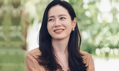 "Mẹ một con" Son Ye Jin khoe vòng eo con kiến ở tuổi U50