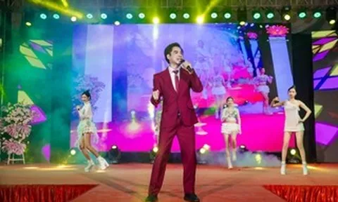 Phương Thanh hát Quan họ tặng khán giả trong đêm sinh nhật đầy xúc động