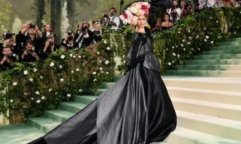 Vì sao vé tham dự sự kiện thời trang Met Gala gần 2 tỷ đồng vẫn 'cháy chỗ'?