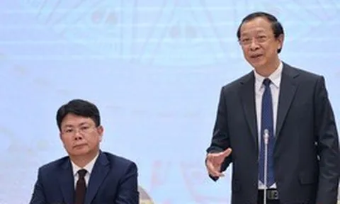 Dùng chung một bộ sách giáo khoa nhưng không giới hạn học liệu