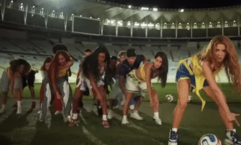 World Cup 2026: Lisa của BlackPink sẽ biểu diễn, Shakira đánh hông sexy trong MV