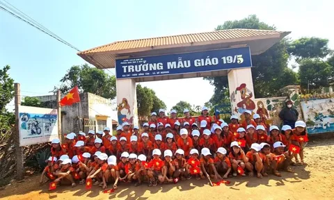Kiến nghị kiểm điểm hiệu trưởng bị tố 'cắt xén' bữa ăn bán trú