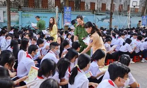 Công khai đường dây nóng tiếp nhận phản ánh về bạo lực học đường