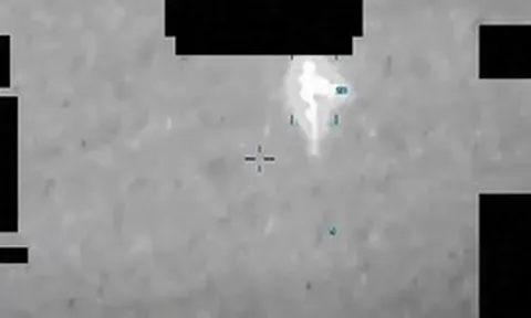Chuyên gia Trung Quốc kinh ngạc khi xem một video UFO mà Mỹ công bố: “Thứ này quả thực không bình thường”