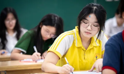Điều đặc biệt trong đề Văn chuyên vào lớp 10 ở Hà Nội