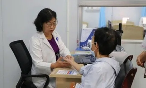 Rong kinh ở tuổi 64, người phụ nữ bất ngờ khi nhận kết quả khám