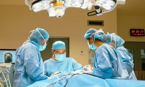 Nam thanh niên Campuchia vượt hàng trăm cây số sang Việt Nam cấp cứu