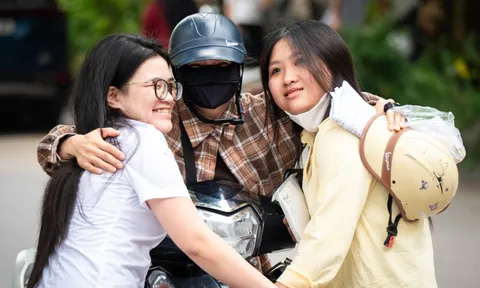 Hơn 1,2 triệu thí sinh bước vào kỳ thi tốt nghiệp chưa từng có