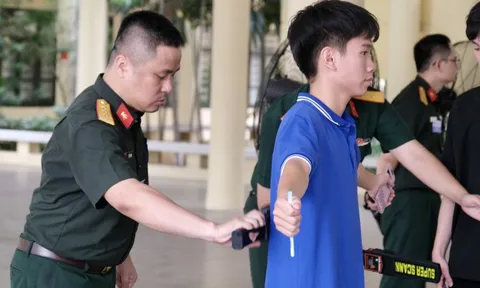 An ninh nghiêm ngặt tại kỳ thi đánh giá năng lực vào trường quân đội