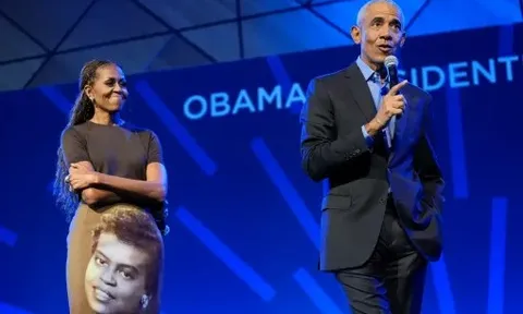 Bà Michelle Obama gây xúc động với bộ trang phục tưởng nhớ mẹ