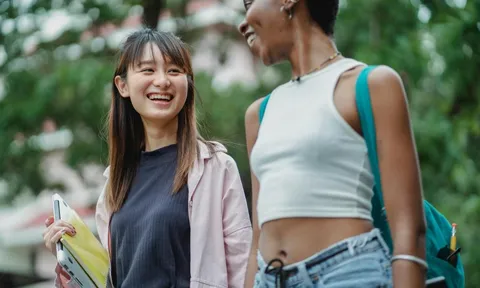 Vì sao nhiều người có thể nói 2 thứ tiếng cùng lúc?