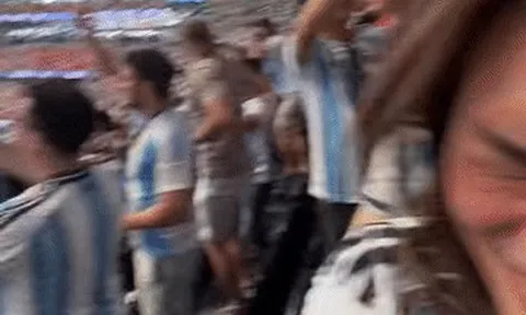 Messi phá kỷ lục ghi bàn World Cup mọi thời đại, Mỹ Tâm và các sao Việt vỡ òa