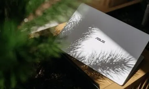 Vì sao laptop ExpertBook Ultra có mức giá 100 triệu?