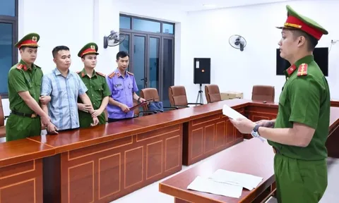 Vụ điểm 10 Toán ở Tuyên Quang: Công an giữ khẩn cấp một giáo viên