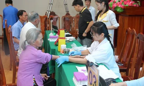 "Bố mẹ dặn tôi cố gắng đưa anh trở về..."