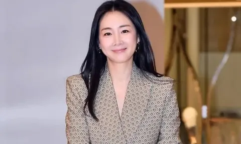 "Nữ hoàng nước mắt" Choi Ji Woo ở tuổi 51 với diện mạo gây ngỡ ngàng