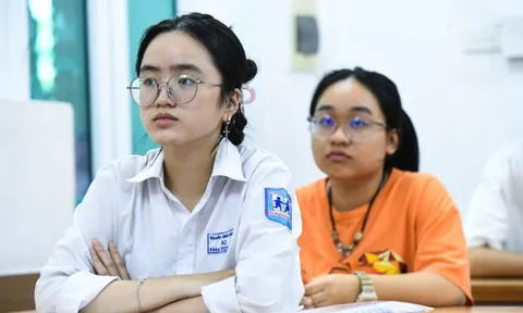 Hơn 130 hồ sơ thí sinh có IELTS bị loại vì không có điểm Ngoại ngữ, Đại học Hà Nội nói gì?