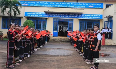 Đề xuất hỗ trợ 30 - 150% lương cơ sở với học sinh, sinh viên dân tộc thiểu số rất ít người