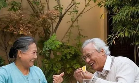 Đến tuổi 60, người khôn ngoan không tiêu 3 loại tiền, không đến 3 nơi, không gặp 3 kiểu người