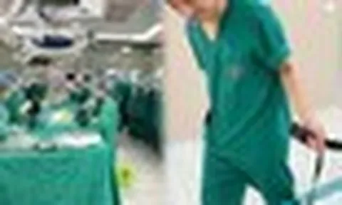 "Bố sẽ không rời đi..." - Quyết định trong nước mắt giúp ba người có cơ hội sống tiếp