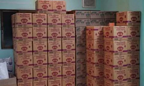 Đột kích 8 nhà kho, công an triệt phá đường dây sản xuất bột ngọt và cà phê giả quy mô lớn, tịch thu hơn 400.000 sản phẩm