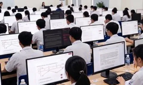 Dự kiến từ 2027 thi tốt nghiệp THPT trên máy tính tại nơi đủ điều kiện
