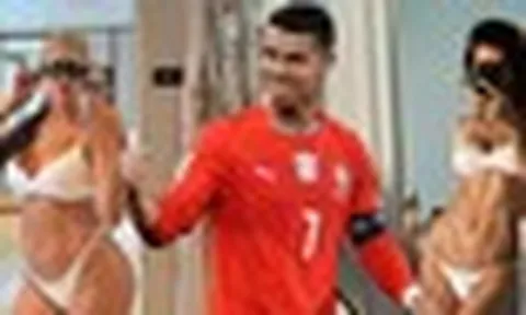 Vợ sắp cưới Ronaldo bị chê béo, tình cũ tung ảnh khoe body top 0,01% thế giới