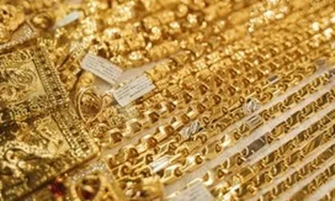 Giá vàng trong nước gần san bằng khoảng cách với giá vàng thế giới