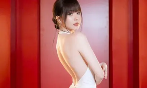 Hoa hậu Hà Kiều Anh trẻ đẹp tuổi 50, diễn viên Ngọc Trinh khoe dáng quyến rũ