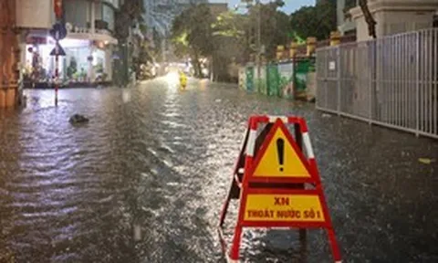 Sau trận mưa như trút tối 27/8, Hà Nội có những điểm úng ngập nào?