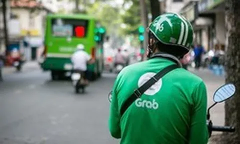 Grab phát thông báo mới tới tất cả tài xế Grab 2 bánh và GrabCar trên cả nước
