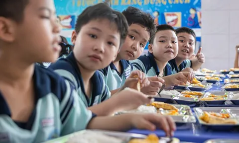 TP.HCM yêu cầu trường công khai hóa đơn thực phẩm, ảnh khay ăn