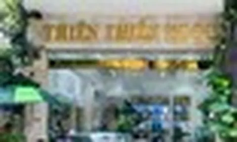 Tiệm kim cương mở cửa, khách bán chờ cả năm mới được nhận tiền