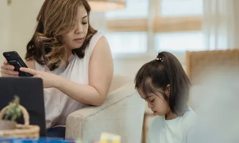 Cha mẹ cũng khát khao được lắng nghe con trẻ