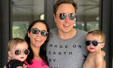 Elon Musk chia tay bạn gái