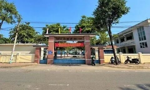 Công an tìm 'phụ huynh ảo' đăng bài học sinh làm hơn 10 trang bài tập