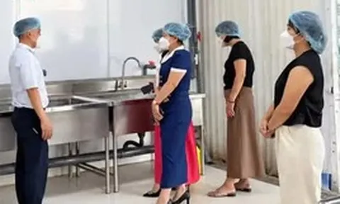 Thái Nguyên: Hàng chục học sinh nghi bị ngộ độc thực phẩm