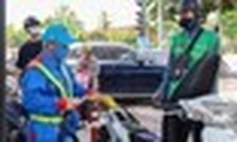 Doanh nghiệp tự quyết giá xăng dầu nhưng công bố giá mới ít nhất trước 30 phút