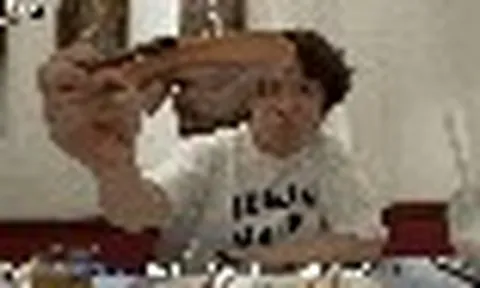 BIGBANG có "chiếc bụng yêu Việt Nam"!