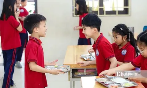 Thực đơn bữa ăn nội trú, bán trú phải được công khai trước khi tổ chức bữa ăn