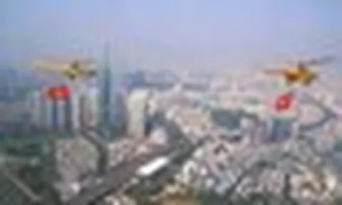 Bầu trời Việt Nam dồn dập đón những tin vui
